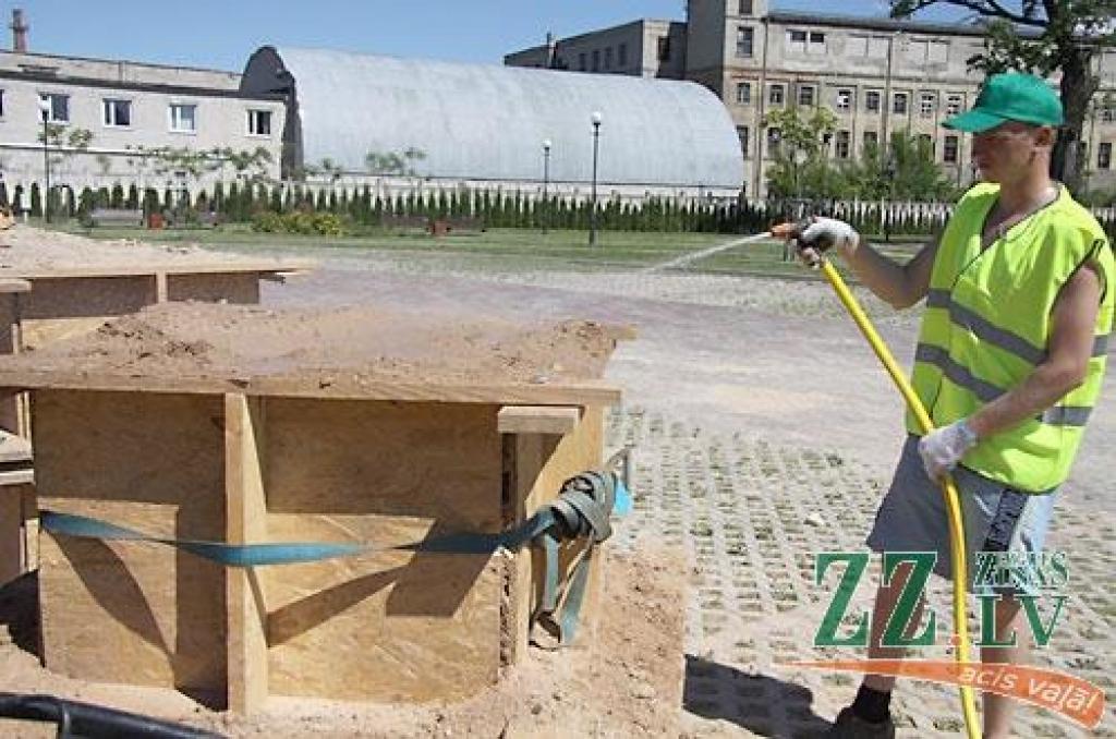 No 16. līdz 18.jūlijam Uzvaras parkā notiks 4.starptautiskais smilšu skulptūru festivāls, kurā piedalīšoties 15 profesionāli tēlnieki no dažādām valstīm. Festivāla rīkotāji – aģentūra «Kultūra» – norāda, ka tas varētu būt ceļojums laikā...