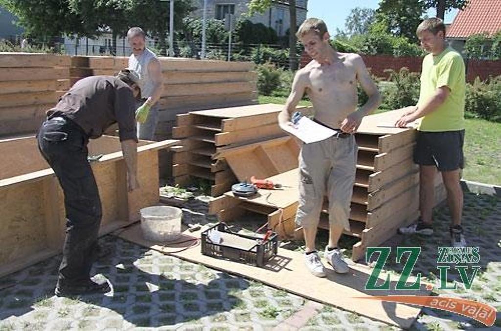 No 16. līdz 18.jūlijam Uzvaras parkā notiks 4.starptautiskais smilšu skulptūru festivāls, kurā piedalīšoties 15 profesionāli tēlnieki no dažādām valstīm. Festivāla rīkotāji – aģentūra «Kultūra» – norāda, ka tas varētu būt ceļojums laikā...