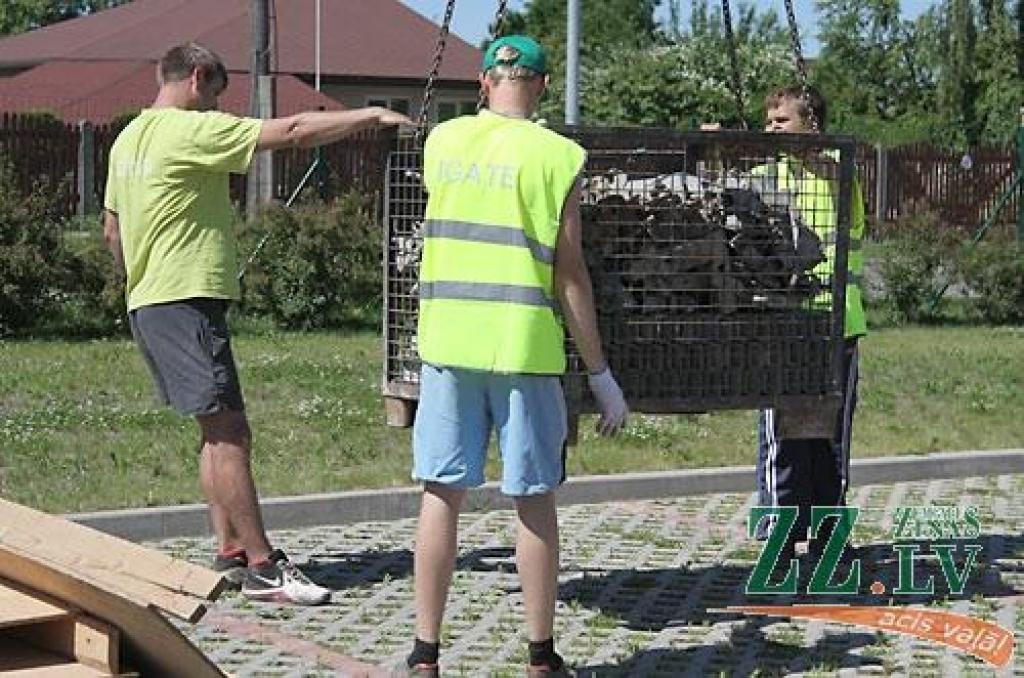 No 16. līdz 18.jūlijam Uzvaras parkā notiks 4.starptautiskais smilšu skulptūru festivāls, kurā piedalīšoties 15 profesionāli tēlnieki no dažādām valstīm. Festivāla rīkotāji – aģentūra «Kultūra» – norāda, ka tas varētu būt ceļojums laikā...