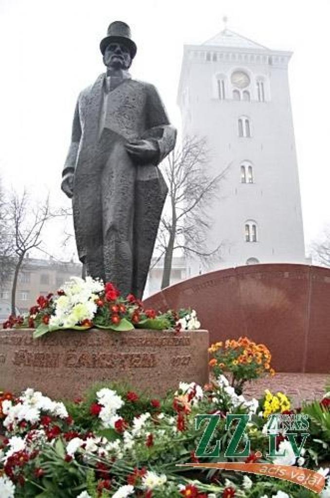 Latvijas Republikas proklamēšanas 92.gadadienas svētku pasākumi 18.novembrī Jelgavā sākās ar ekumēnisko dievkalpojumu Sv.Annas katedrālē, uz kuru bija ieradies LELB Liepājas diecēzes bīskaps Pāvils Brūvers, bet līdz ar Sv.Annas draudzes...