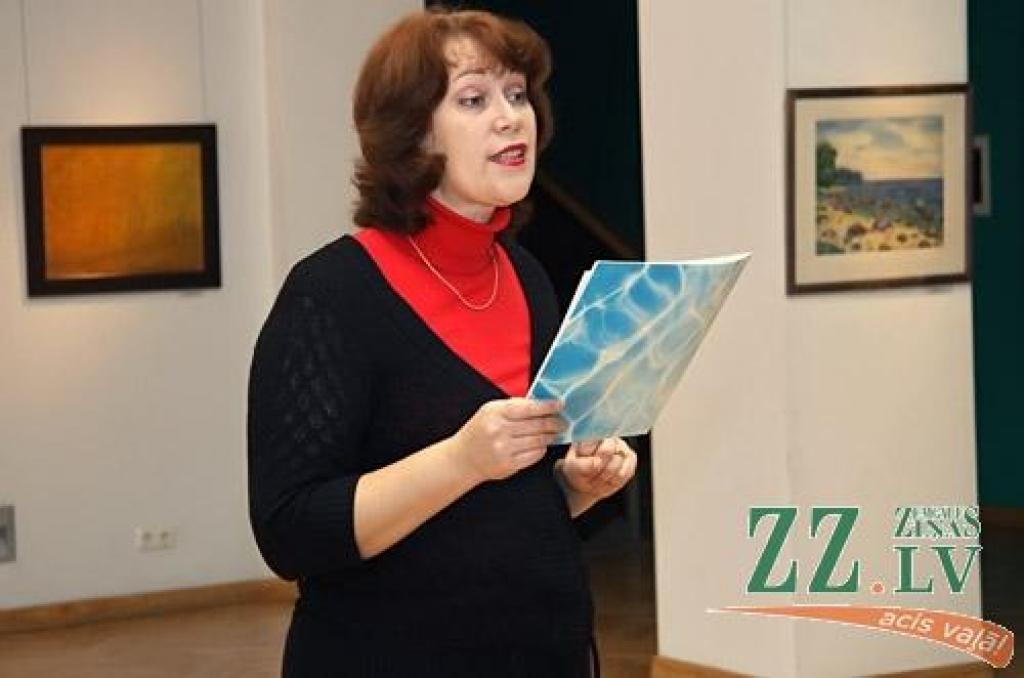 Kopš 4.novembra Jelgavas kultūras nama apmeklētāji var skatīt Ivara Klapera vadītās Tautas gleznošanas studijas dalībnieku jaunāko veikumu. Publikas vērtējumam nodota 27 autoru 61 līdz šim nekur neizstādīta glezna.
«Dažādi ir gan paši...