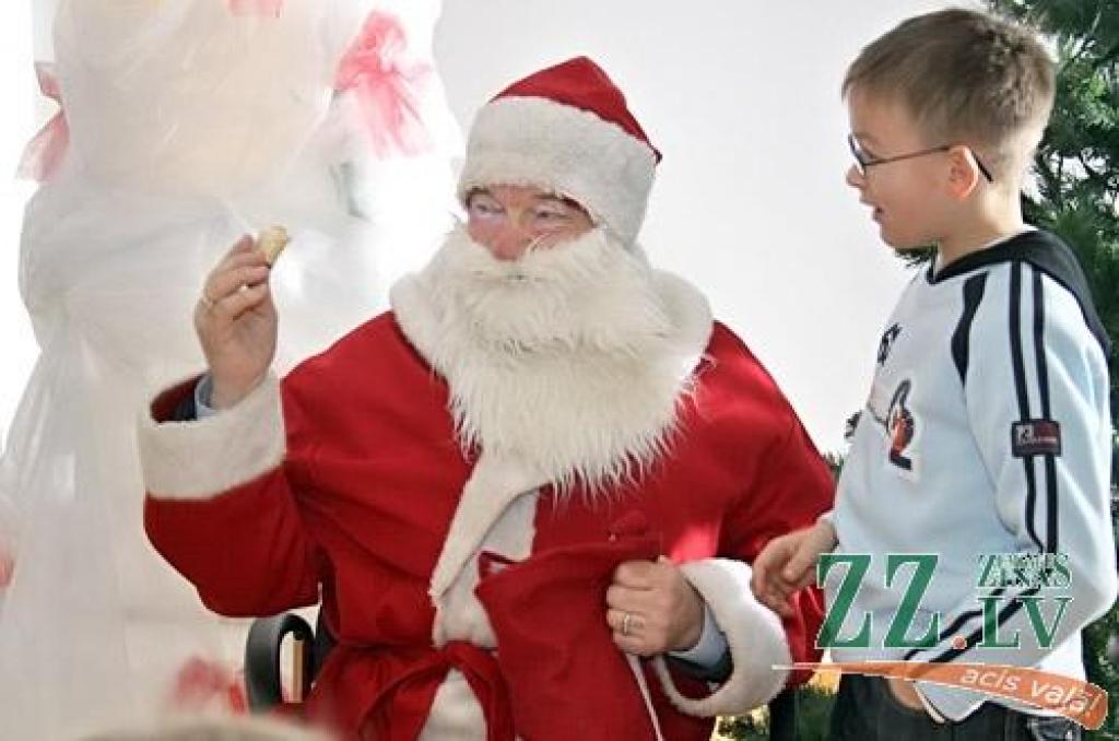 Kad bagātīgās ziemas prieki jau nedaudz nogurdinājuši, gadumijas skolēnu brīvdienu dažādošanai domāts pasākums «Brīvdienu jampadracis», kas otrdien līdz pat pulksten sešiem vakarā notika Jelgavas kultūras namā.
«Ar bažām domāju – atnāks...