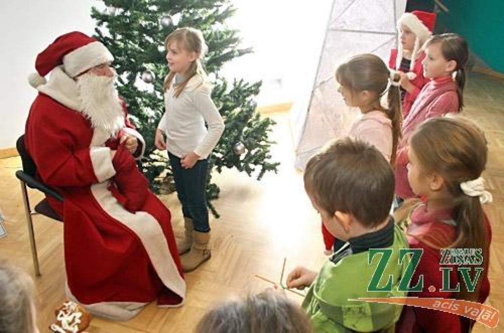 Kad bagātīgās ziemas prieki jau nedaudz nogurdinājuši, gadumijas skolēnu brīvdienu dažādošanai domāts pasākums «Brīvdienu jampadracis», kas otrdien līdz pat pulksten sešiem vakarā notika Jelgavas kultūras namā.
«Ar bažām domāju – atnāks...