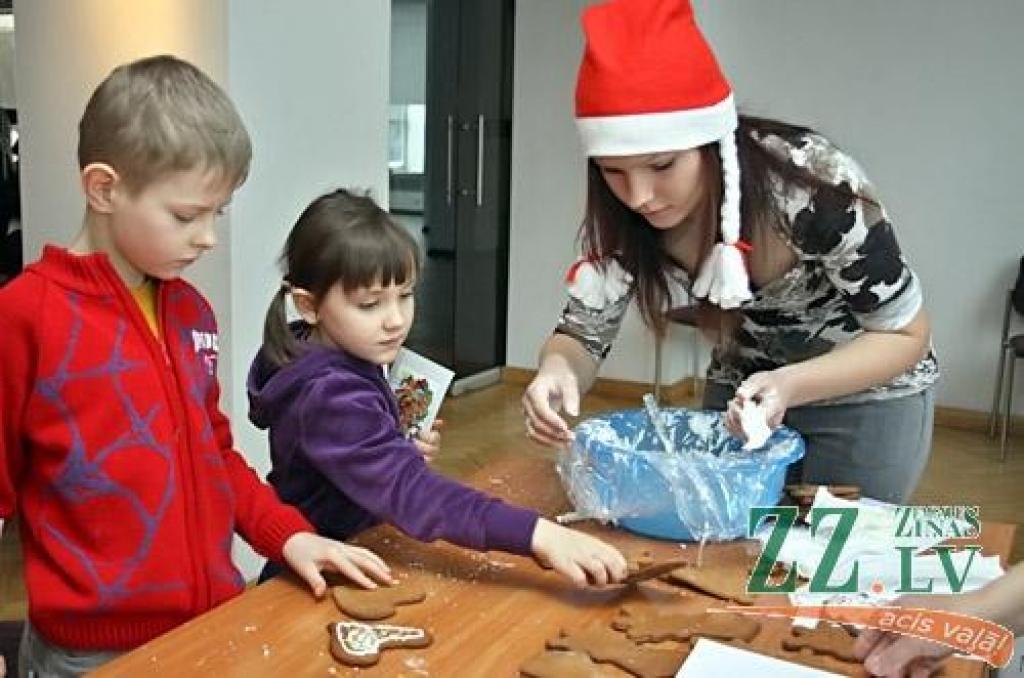 Kad bagātīgās ziemas prieki jau nedaudz nogurdinājuši, gadumijas skolēnu brīvdienu dažādošanai domāts pasākums «Brīvdienu jampadracis», kas otrdien līdz pat pulksten sešiem vakarā notika Jelgavas kultūras namā.
«Ar bažām domāju – atnāks...