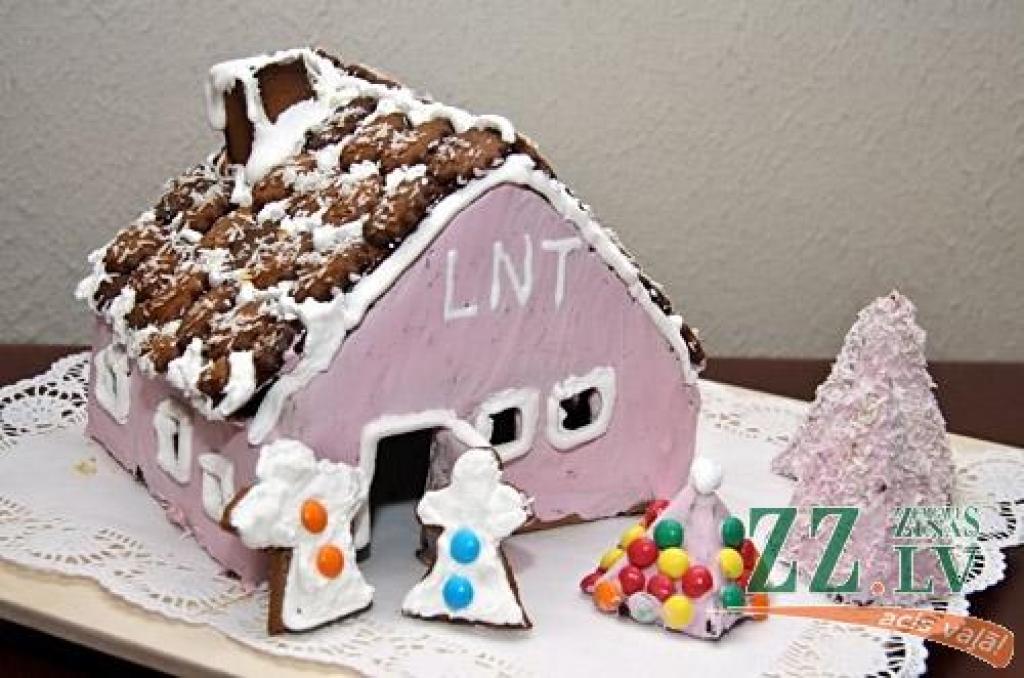 Līdz ceturtdienai no pulksten 12 līdz 15 LLU Pārtikas tehnoloģijas fakultātes (PTF) Uztura katedras Galda kultūras kabinetā apskatāma piparkūku mājiņu izstāde, informē LLU. Tajā novērtējami gan piecpadsmit konkursa darbi, gan lielākais...