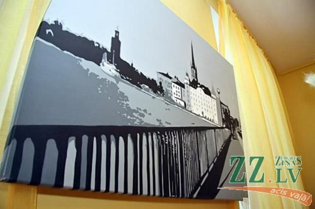 «Es bieži ceļoju. Tad arī mākslas darbi rodas – kā atmiņas, kurās daudz kas salikts kopā. Ceļojums ir mans galvenais iedvesmas avots,» savu izstādi Ozolniekos, kurai dots tāds pats nosaukums – «Ceļojums» –, piesaka māksliniece Patricija...