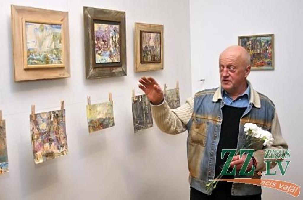 Piektdien tika atklāta Raimonda Līcīša gleznu izstāde «Veļi veļas kalnā» galerijā «Suņa taka» (Dobeles ielā 68). Mākslas galerija izstādi pasniedz un raksturo kā stāstu iztēlei. R.Līcītis uzbur knapi nojaušamus, vairāk vai mazāk saskatāmus...