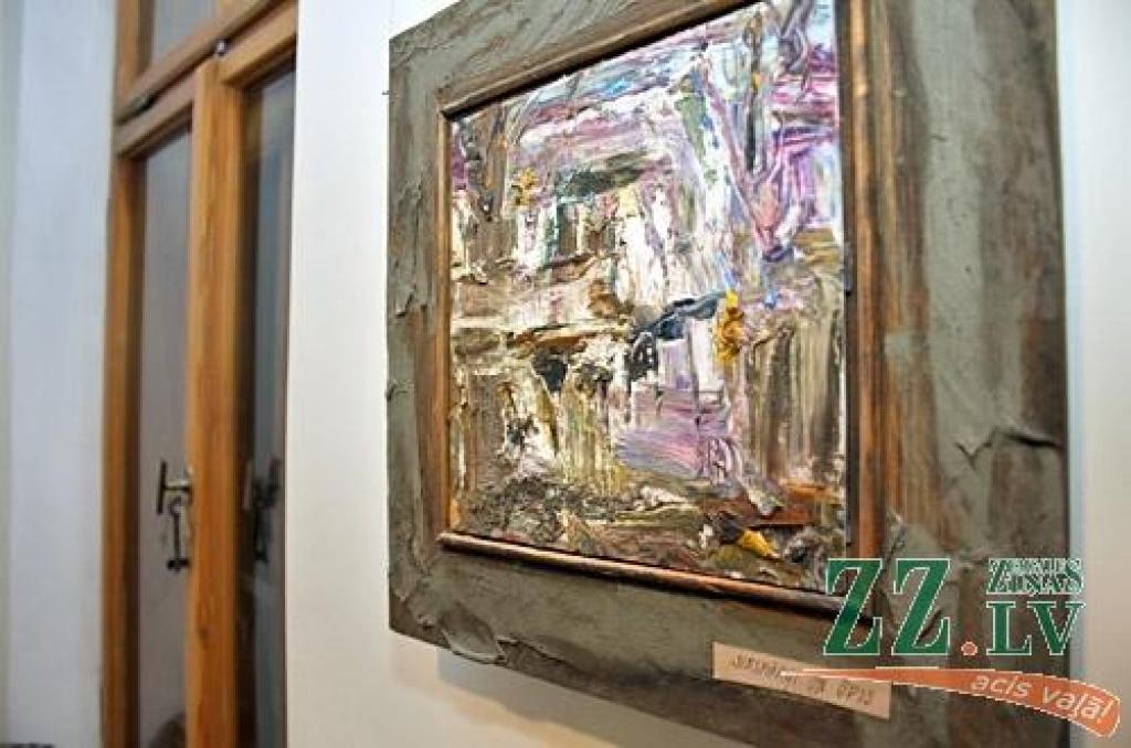 Piektdien tika atklāta Raimonda Līcīša gleznu izstāde «Veļi veļas kalnā» galerijā «Suņa taka» (Dobeles ielā 68). Mākslas galerija izstādi pasniedz un raksturo kā stāstu iztēlei. R.Līcītis uzbur knapi nojaušamus, vairāk vai mazāk saskatāmus...