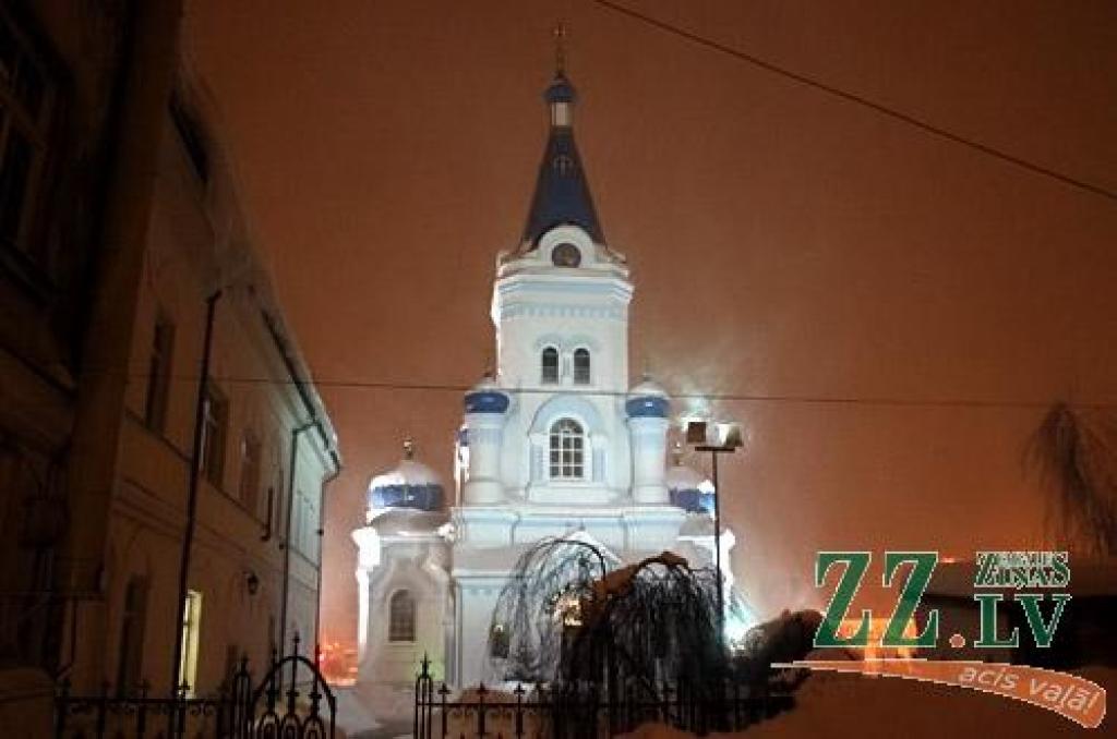 6.janvārī arī Jelgavas baznīcās pareizticīgie un vecticībnieki, pēc «vecā kalendāra», svinēja Ziemassvētku vakaru. 7.janvāris viņiem ir Otrie Ziemassvētki, bet pievienotajos attēlos piedāvājam ieskatu Ziemassvētkos Jelgavas Sv.Simeona un...