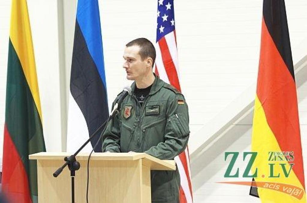 Kā iepriekš ziņots, trešdien Jelgavas kaimiņu apriņķī Lietuvā un sadraudzības pilsētā Šauļos, Zokņu aviācijas bāzē, notika oficiālā NATO dalībvalstu vienību maiņa patrulēšanai Baltijas valstu debesīs. Ceremonijā līdztekus ASV un Vācijas...