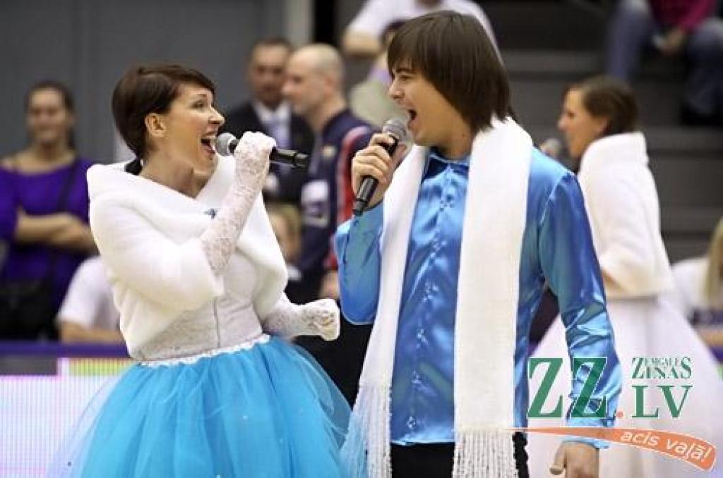 Svētdien Latvijas Basketbola līgas (LBL) 20. sezonas Zvaigžņu spēlē Zemgales Olimpiskajā centrā Jelgavā Ainara Zvirgzdiņa trenētie «Austrumi» ar 100:94 uzvarēja «Rietumu» basketbolistus, kurus cīņā vadīja BK «Zemgale» galvenais treneris...