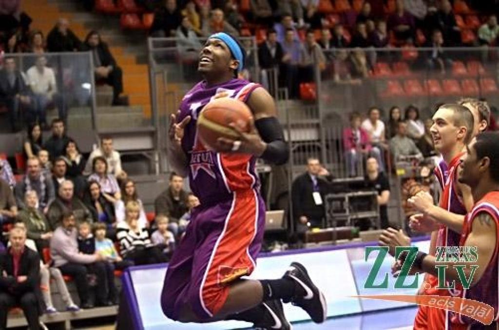 Svētdien Latvijas Basketbola līgas (LBL) 20. sezonas Zvaigžņu spēlē Zemgales Olimpiskajā centrā Jelgavā Ainara Zvirgzdiņa trenētie «Austrumi» ar 100:94 uzvarēja «Rietumu» basketbolistus, kurus cīņā vadīja BK «Zemgale» galvenais treneris...