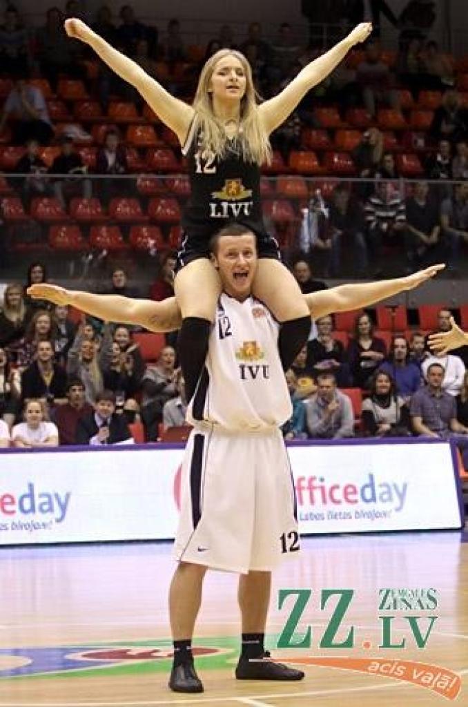 Svētdien Latvijas Basketbola līgas (LBL) 20. sezonas Zvaigžņu spēlē Zemgales Olimpiskajā centrā Jelgavā Ainara Zvirgzdiņa trenētie «Austrumi» ar 100:94 uzvarēja «Rietumu» basketbolistus, kurus cīņā vadīja BK «Zemgale» galvenais treneris...