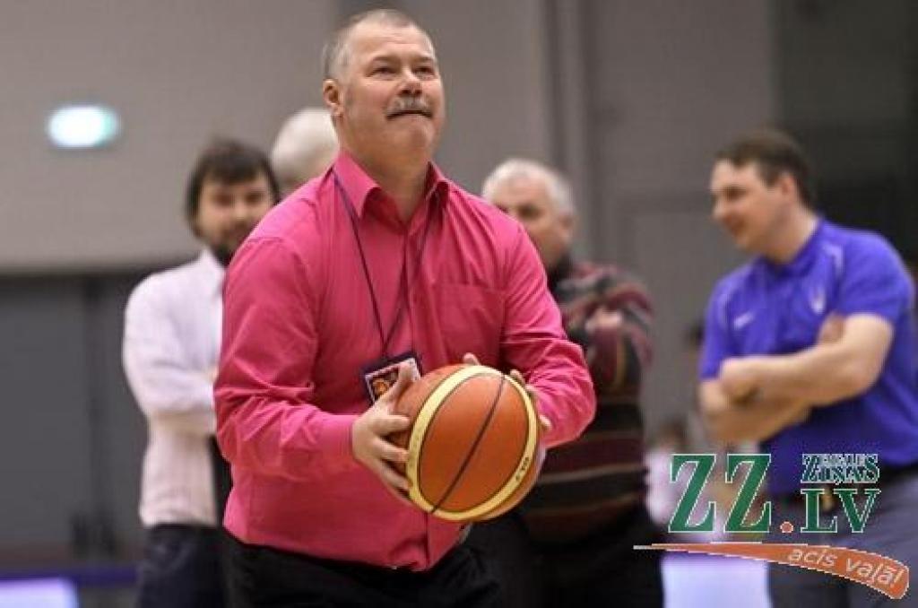 Svētdien Latvijas Basketbola līgas (LBL) 20. sezonas Zvaigžņu spēlē Zemgales Olimpiskajā centrā Jelgavā Ainara Zvirgzdiņa trenētie «Austrumi» ar 100:94 uzvarēja «Rietumu» basketbolistus, kurus cīņā vadīja BK «Zemgale» galvenais treneris...