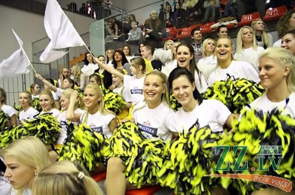 Svētdien Latvijas Basketbola līgas (LBL) 20. sezonas Zvaigžņu spēlē Zemgales Olimpiskajā centrā Jelgavā Ainara Zvirgzdiņa trenētie «Austrumi» ar 100:94 uzvarēja «Rietumu» basketbolistus, kurus cīņā vadīja BK «Zemgale» galvenais treneris...
