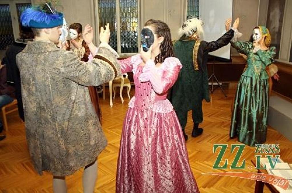 Ceturtdien Jelgavas Zinātniskās bibliotēkas galerijā atklāja Baņutas Ancānes Viljama Šekspīra sonetiem veidoto ilustrāciju izstādi. Tā ir pirmā mākslinieces viesošanās mūsu pilsētā. Šie darbi pagājušā gadsimta 90.gadu otrajā pusē tapa kā...