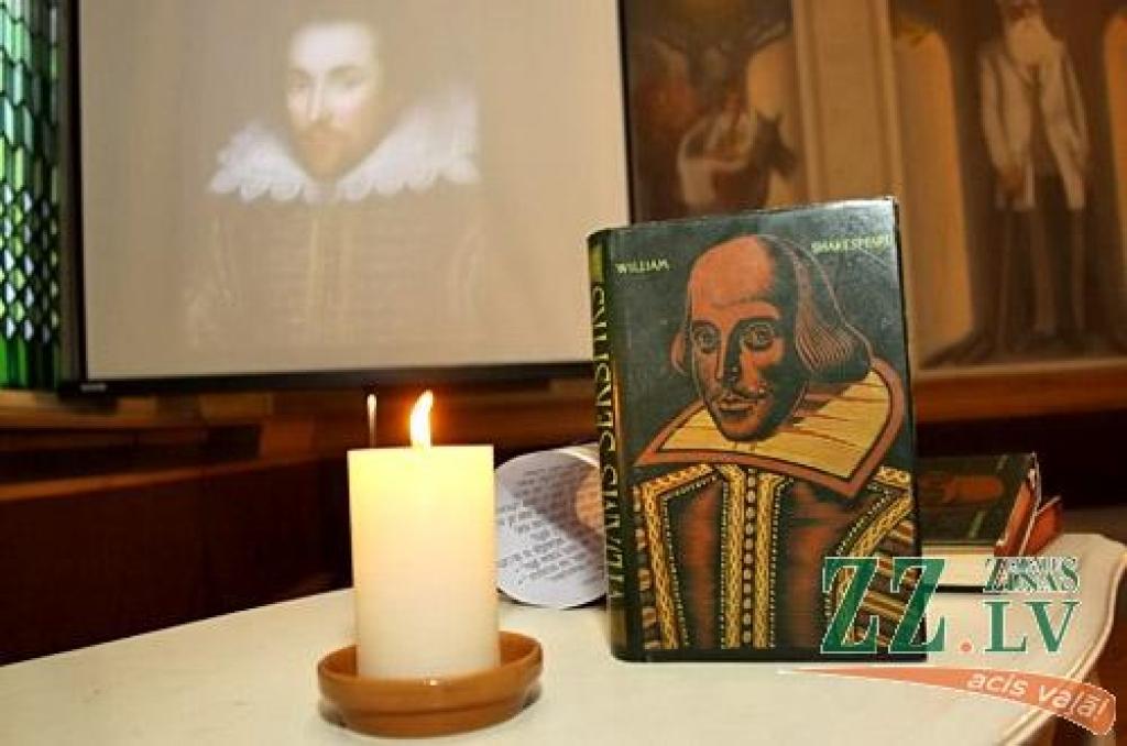 Ceturtdien Jelgavas Zinātniskās bibliotēkas galerijā atklāja Baņutas Ancānes Viljama Šekspīra sonetiem veidoto ilustrāciju izstādi. Tā ir pirmā mākslinieces viesošanās mūsu pilsētā. Šie darbi pagājušā gadsimta 90.gadu otrajā pusē tapa kā...