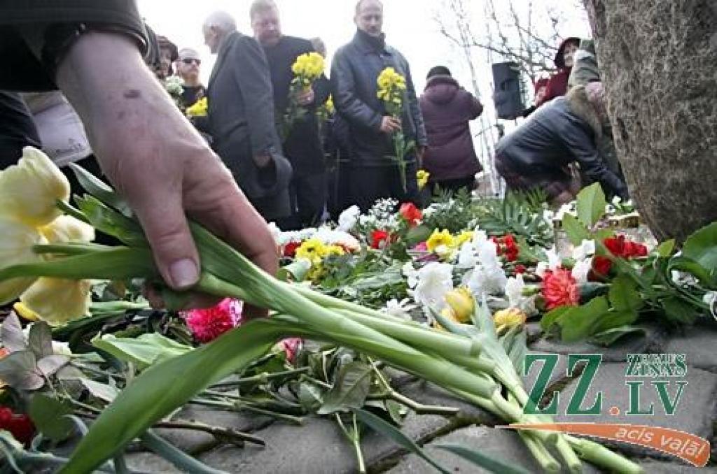 Piektdien, 25.martā, represētos, citus jelgavniekus un apkārtējo novadu iedzīvotājus pulcēja atceres brīdis Svētbirzē, godinot Komunistiskā genocīda upurus. Pasākumā piedalījās arī pašvaldību vadības pārstāvji - Jelgavas pilsētas Domes...