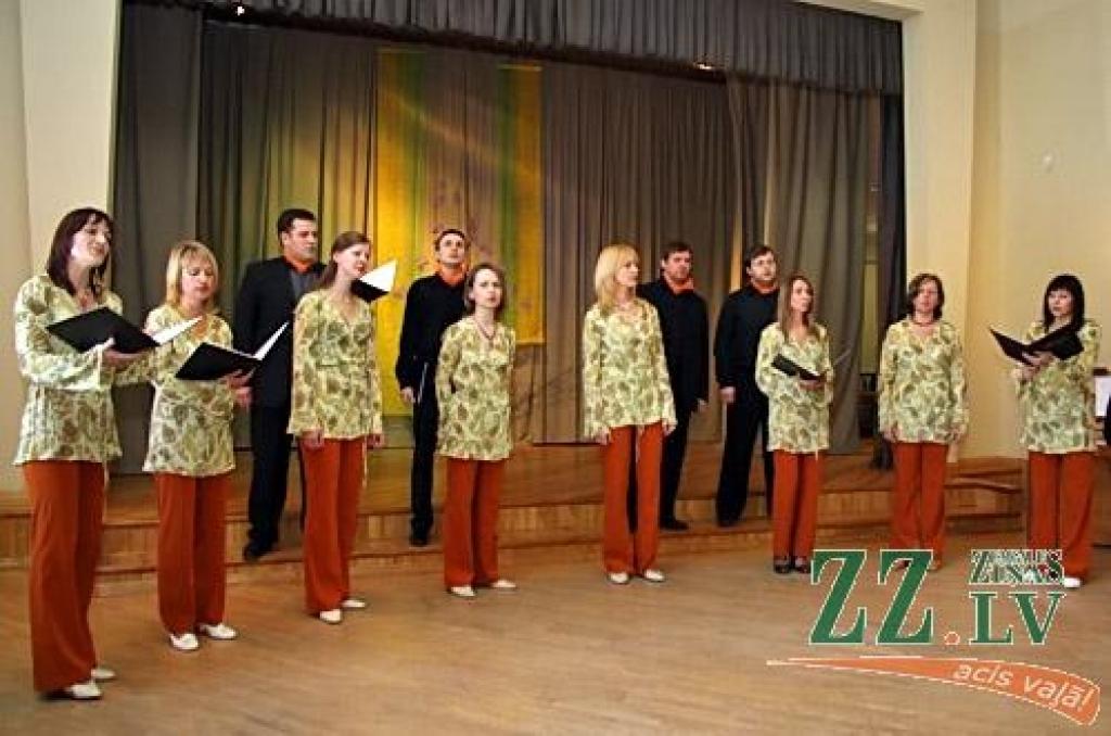 Jelgavas un Olaines novadu, kā arī Jelgavas pilsētas vokālo ansambļu skatē, kas sestdien risinājās Kalnciema kultūras namā, visaugstāko žūrijas novērtējumu – I pakāpes diplomu – ieguva vairāk nekā puse no klātesošajiem 20...