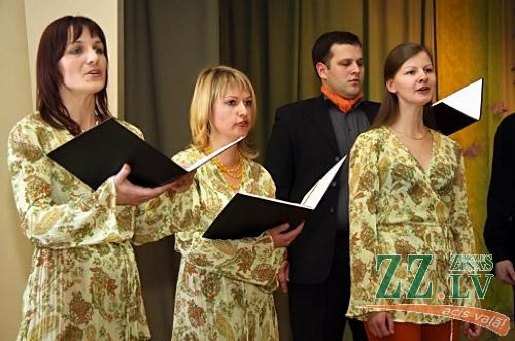 Jelgavas un Olaines novadu, kā arī Jelgavas pilsētas vokālo ansambļu skatē, kas sestdien risinājās Kalnciema kultūras namā, visaugstāko žūrijas novērtējumu – I pakāpes diplomu – ieguva vairāk nekā puse no klātesošajiem 20...