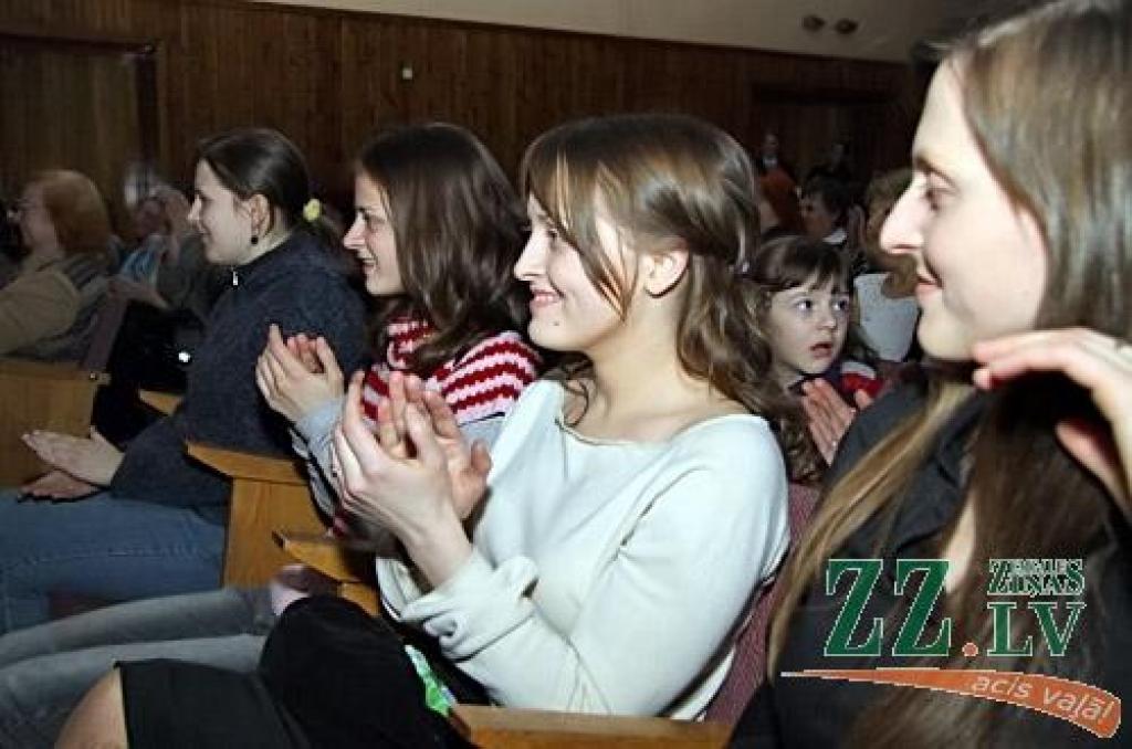Otro pavasari pēc kārtas 8.marta vakarā Jelgavas Mūzikas vidusskolas pedagogi un audzēkņi, direktora Artūra Puķīša rosināti, kā mīlestības un cieņas apliecinājumu daiļā dzimuma kolēģēm veltī svētku koncertu. Lielu klausītāju interesi...