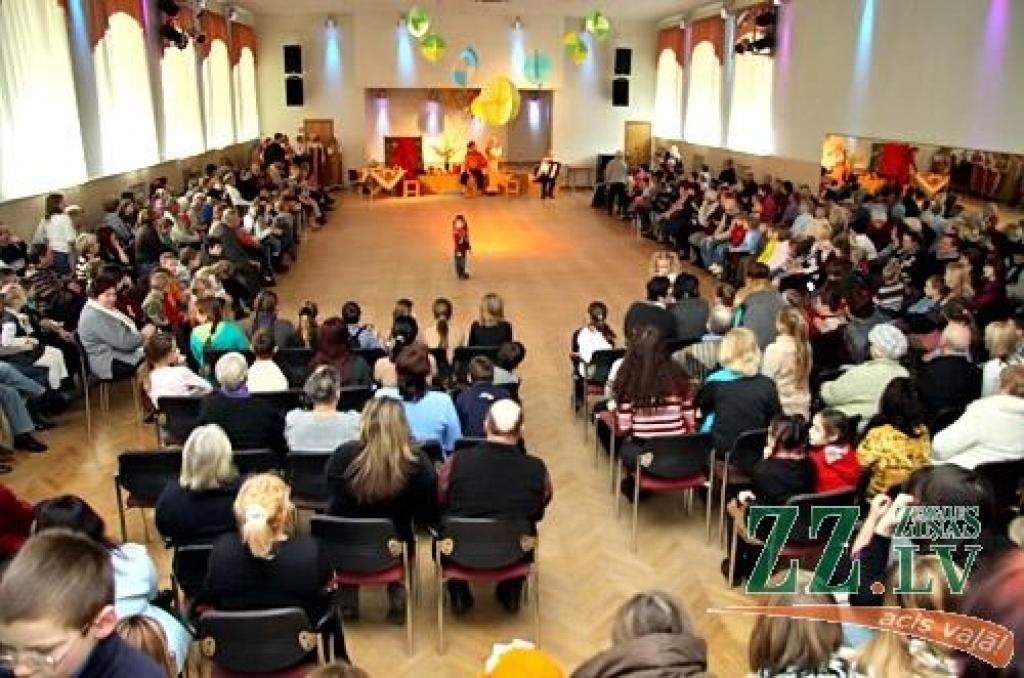 Klāt ir Masļeņica, kas pēc senām slāvu tradīcijām apzīmē ziemas beigas, kad pavasara atnākšana jāsagaida ar prieku un jautrību. Šogad Masļeņica ilgst no 28.februāra līdz 6.martam. Jelgavā to svin svētdien, 6.martā, ar virkni pasākumu 2....