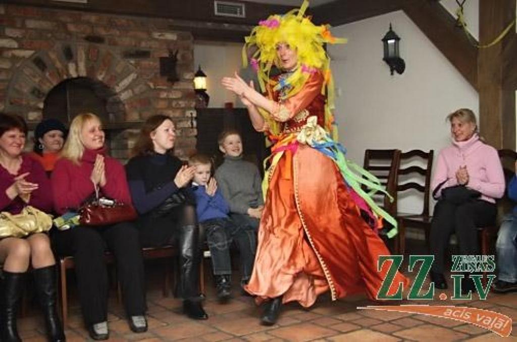 Klāt ir Masļeņica, kas pēc senām slāvu tradīcijām apzīmē ziemas beigas, kad pavasara atnākšana jāsagaida ar prieku un jautrību. Šogad Masļeņica ilgst no 28.februāra līdz 6.martam. Jelgavā to svin svētdien, 6.martā, ar virkni pasākumu 2....