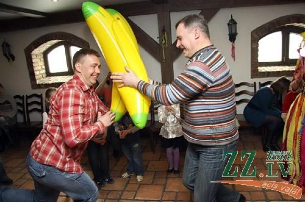 Klāt ir Masļeņica, kas pēc senām slāvu tradīcijām apzīmē ziemas beigas, kad pavasara atnākšana jāsagaida ar prieku un jautrību. Šogad Masļeņica ilgst no 28.februāra līdz 6.martam. Jelgavā to svin svētdien, 6.martā, ar virkni pasākumu 2....