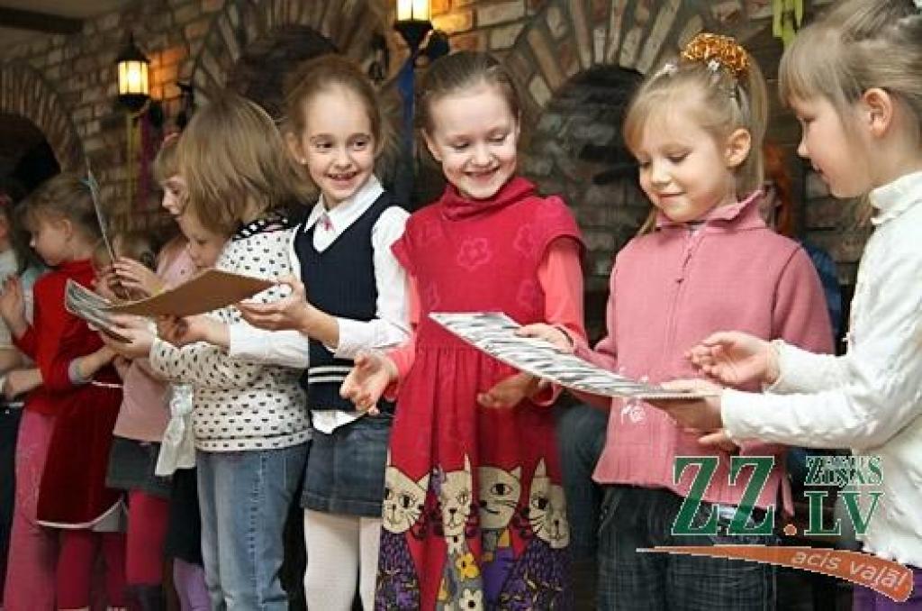 Klāt ir Masļeņica, kas pēc senām slāvu tradīcijām apzīmē ziemas beigas, kad pavasara atnākšana jāsagaida ar prieku un jautrību. Šogad Masļeņica ilgst no 28.februāra līdz 6.martam. Jelgavā to svin svētdien, 6.martā, ar virkni pasākumu 2....