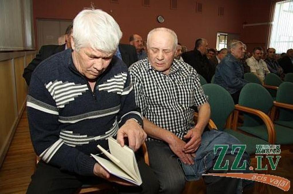 Šonedēļ, kad pasaule atzīmē Černobiļas atomelektrostacijas katastrofas 25.gadadienu, Jelgavas novada Domes zālē kopā tika aicināti 77 Jelgavas, 38 Jelgavas novada, kā arī 19 Ozolnieku novada vīri, kuri piedalījās katastrofas seku...