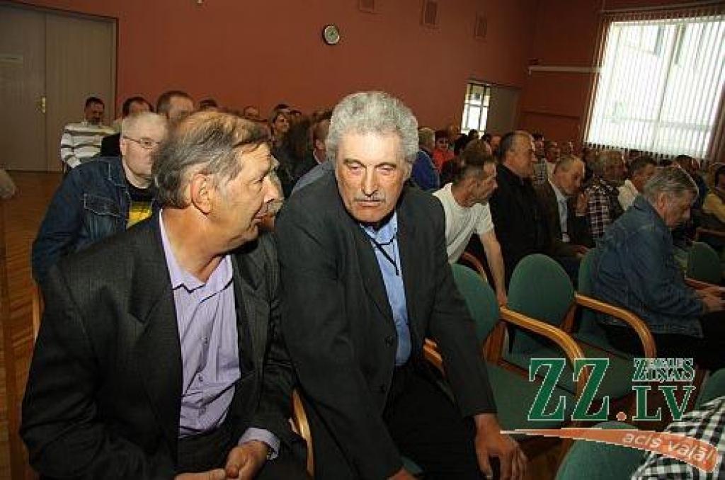 Šonedēļ, kad pasaule atzīmē Černobiļas atomelektrostacijas katastrofas 25.gadadienu, Jelgavas novada Domes zālē kopā tika aicināti 77 Jelgavas, 38 Jelgavas novada, kā arī 19 Ozolnieku novada vīri, kuri piedalījās katastrofas seku...