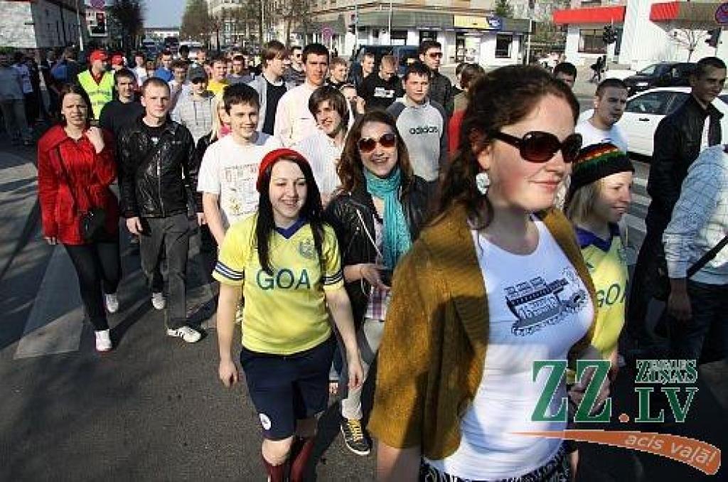 Pavasarī garāžās sāk rosīties auto sporta entuziasti, kuri nelaiž garām nevienu iespēju pārbaudīt un nostiprināt auto vadīšanas prasmes. Viens no pasākumiem, kas nodrošina vietu un laiku prasmju nostiprināšanai, ir ikgadējās Mehu dienas....