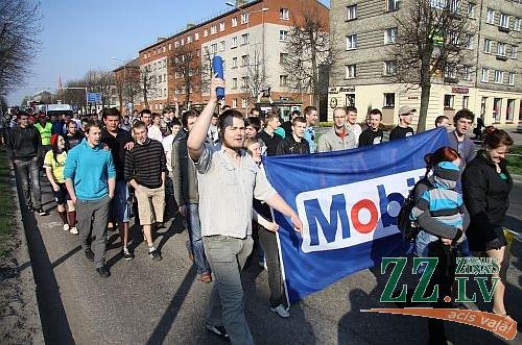 Pavasarī garāžās sāk rosīties auto sporta entuziasti, kuri nelaiž garām nevienu iespēju pārbaudīt un nostiprināt auto vadīšanas prasmes. Viens no pasākumiem, kas nodrošina vietu un laiku prasmju nostiprināšanai, ir ikgadējās Mehu dienas....