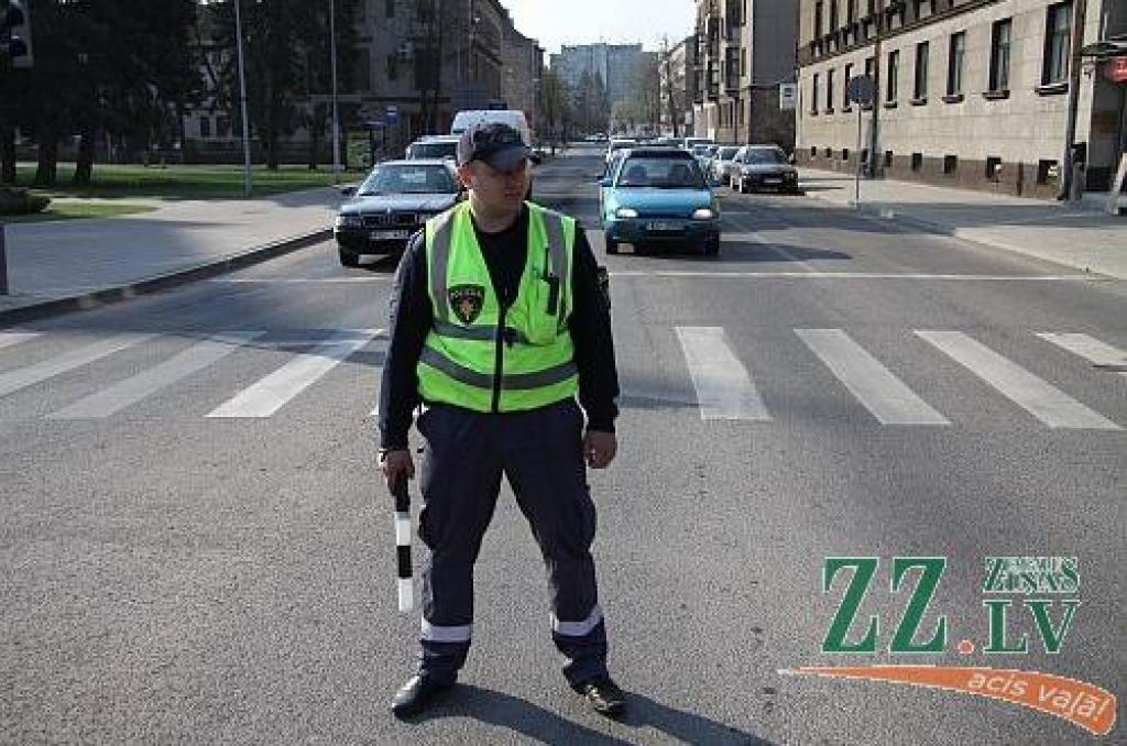 Pavasarī garāžās sāk rosīties auto sporta entuziasti, kuri nelaiž garām nevienu iespēju pārbaudīt un nostiprināt auto vadīšanas prasmes. Viens no pasākumiem, kas nodrošina vietu un laiku prasmju nostiprināšanai, ir ikgadējās Mehu dienas....