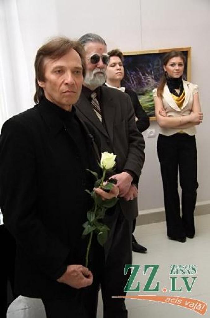 Jelgava, kā to Pavasara izstādes atklāšanā ceturtdien Ģ.Eliasa Vēstures un mākslas muzejā uzsvēra muzeja direktores vietniece Marija Kaupere, ir viena no pirmajām pilsētām, kas šogad aizsāk Mākslas dienu pasākumus Latvijā. Pie tam ar sen...