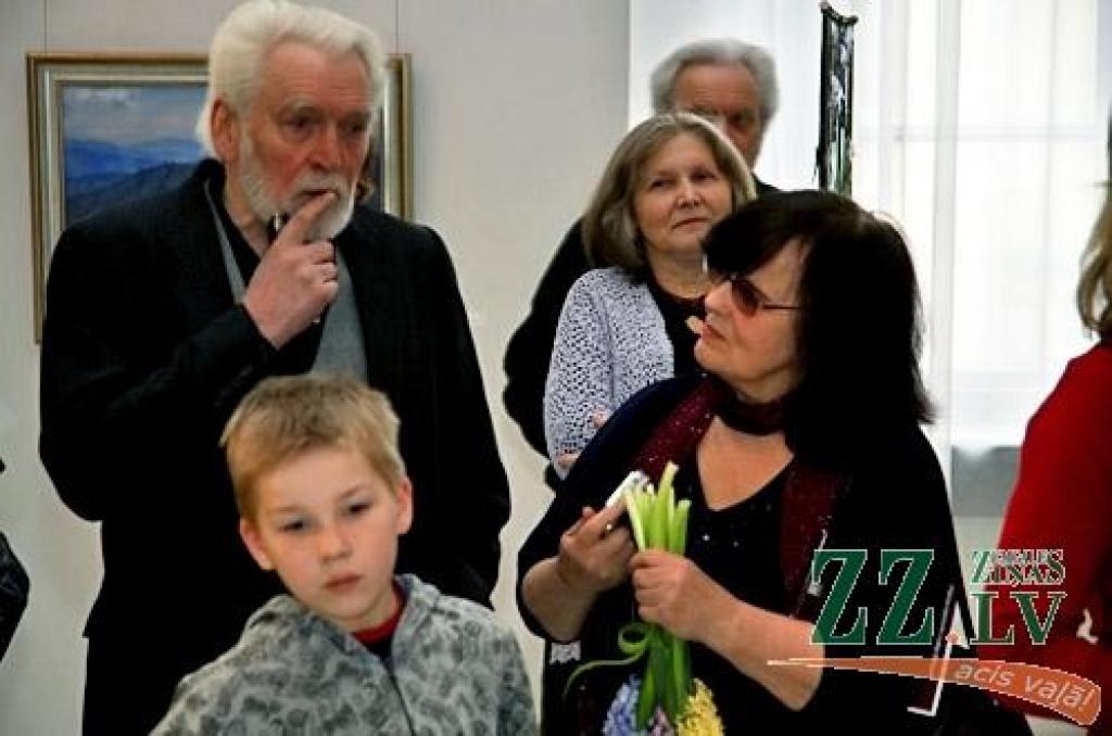 Jelgava, kā to Pavasara izstādes atklāšanā ceturtdien Ģ.Eliasa Vēstures un mākslas muzejā uzsvēra muzeja direktores vietniece Marija Kaupere, ir viena no pirmajām pilsētām, kas šogad aizsāk Mākslas dienu pasākumus Latvijā. Pie tam ar sen...