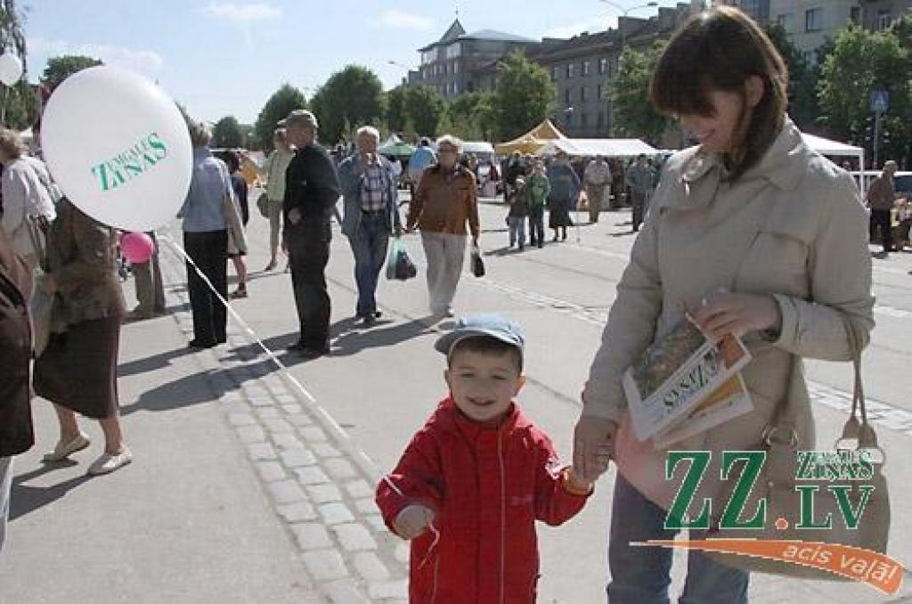 Laika gaitā Pilsētas svētkos Jelgavā popularitāti iemantojis te viens, te otrs pasākums, bet allaž stabila sastāvdaļa vienmēr ir Amatu diena Hercoga Jēkaba laukumā. Arī 2011.gada maija pēdējā sestdienā jelgavnieki, ne vienmēr strikti...