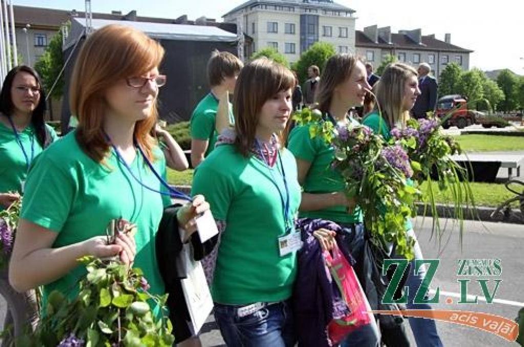 Par to ir pārliecināts pusotrs tūkstotis Latvijas profesionālo izglītības iestāžu jauniešu, kas pulcējās Jelgavā uz Amatnieku svētkiem. Ceturtdien un piektdien Jelgavā pulcējās aptuveni pusotrs tūkstotis jauniešu no visas Latvijas, lai...