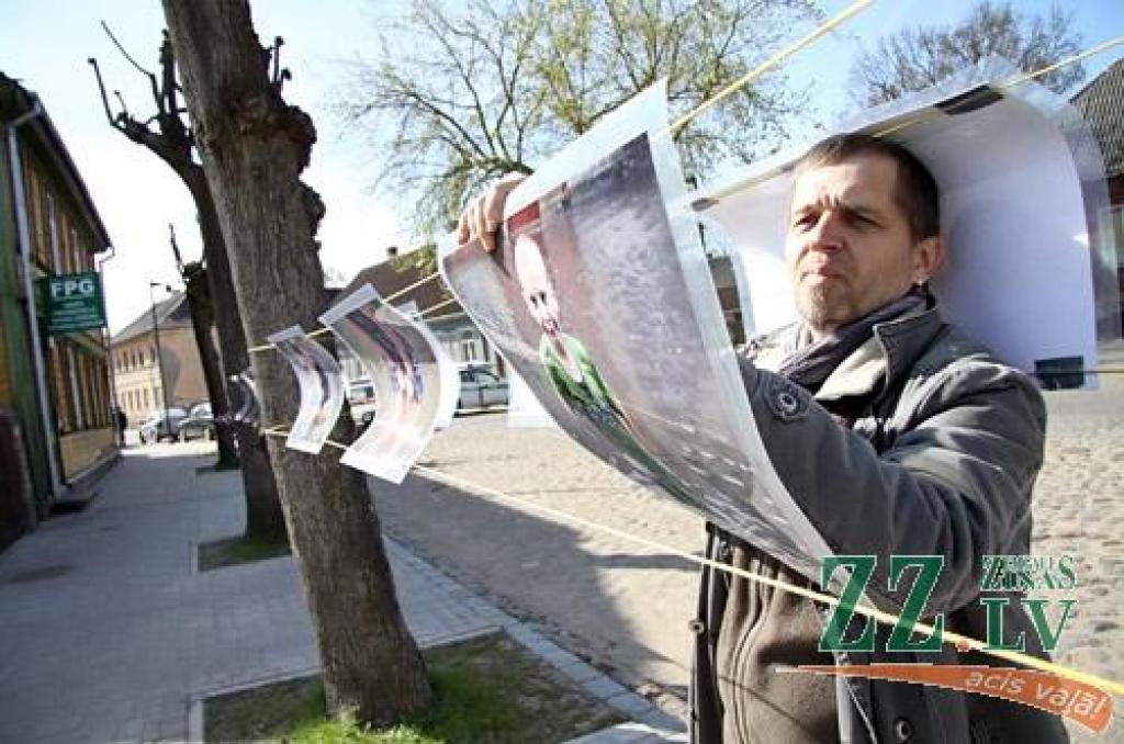 Īpašs pasākums «Māksla mūsos un ap mums» sestdien noritēja arī vietā, kur gandrīz pirms mēneša Mākslas dienas Jelgavā tika atklātas – Ģ.Eliasa muzejā. Centrālās mākslas dienu izstādes apskati varēja savienot ar Jelgavas Mūzikas vidusskolas...