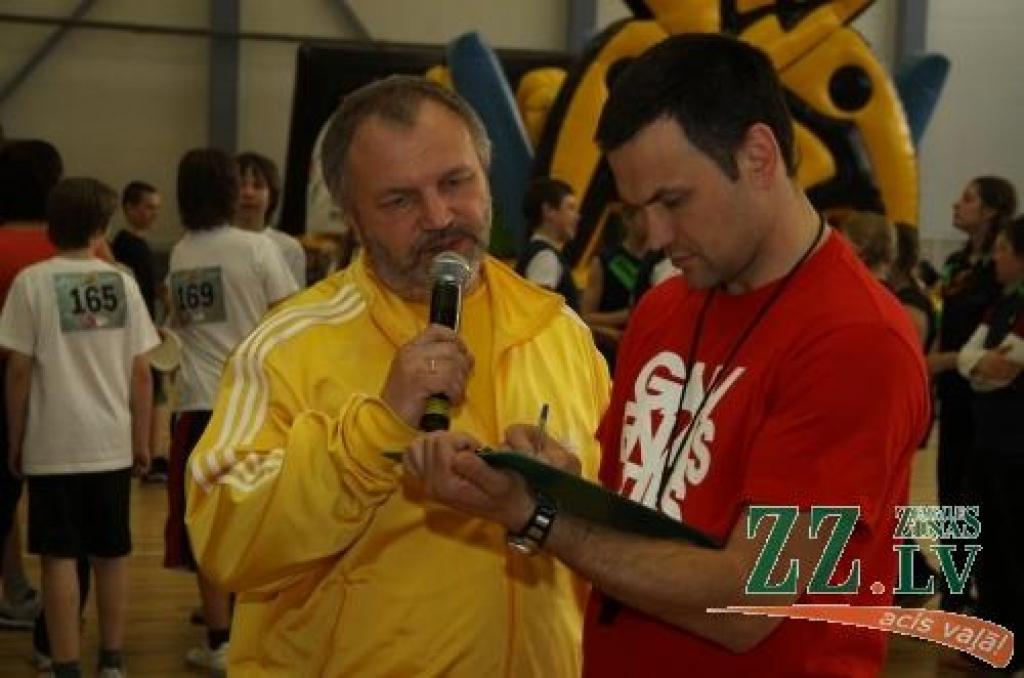 Latvijas skolēnu sporta un prāta spēlēs «ZZ čempionāts» Zemgales pusfināla sacensībās Jelgavā piedalījās 50 klašu komandas.
Desmit uzdevumu izpildē kā pamatskolēniem, tā vidusskolēniem bija jārāda gan zināšanas, gan atjautība un...