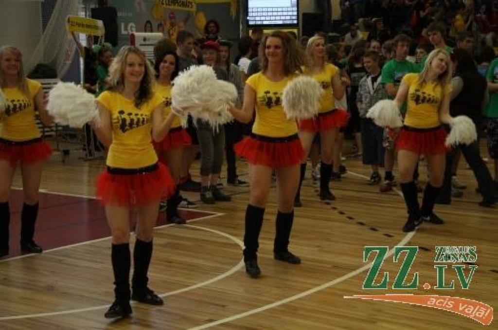 Latvijas skolēnu sporta un prāta spēlēs «ZZ čempionāts» Zemgales pusfināla sacensībās Jelgavā piedalījās 50 klašu komandas.
Desmit uzdevumu izpildē kā pamatskolēniem, tā vidusskolēniem bija jārāda gan zināšanas, gan atjautība un...