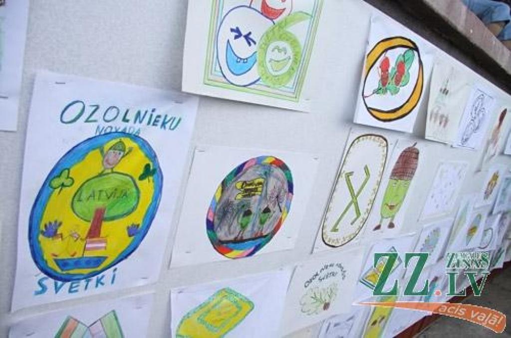30.jūlijā pirmo reizi īstenota iecere rīkot Ozolnieku novada svētkus. Sestdien ar gājienu no Ozolnieku vidusskolas uz stadionu un ziedu ceļa veidošanu sākās svētki «Ar saknēm novadā». Pirmie novadā, kas savu mūžu var skaitīt, sākot no...