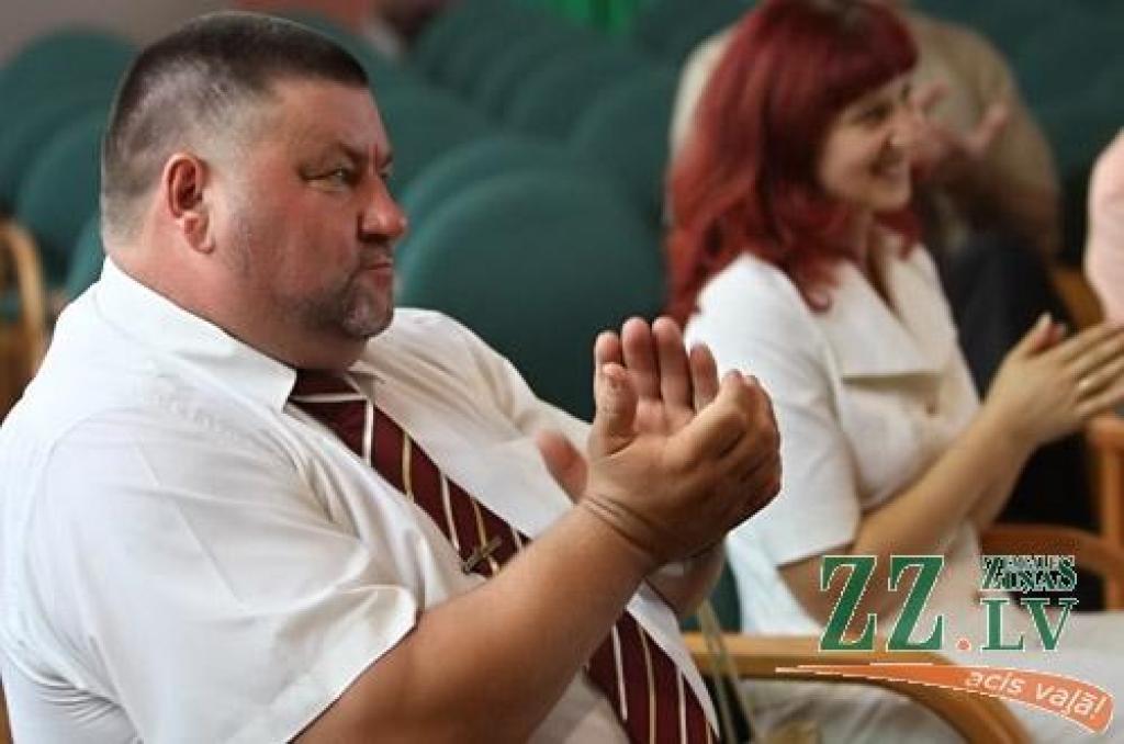 29.jūlijā novada vadība apbalvoja labākos un iedzīvotāju atzītākos uzņēmumus, lai izteiktu pateicību uzņēmējiem un motivētu turpmāk uzlabot pakalpojumu kvalitāti. Pasākumu, kas šogad notiek pirmoreiz, paredzēts rīkot katru gadu. Jelgavas...