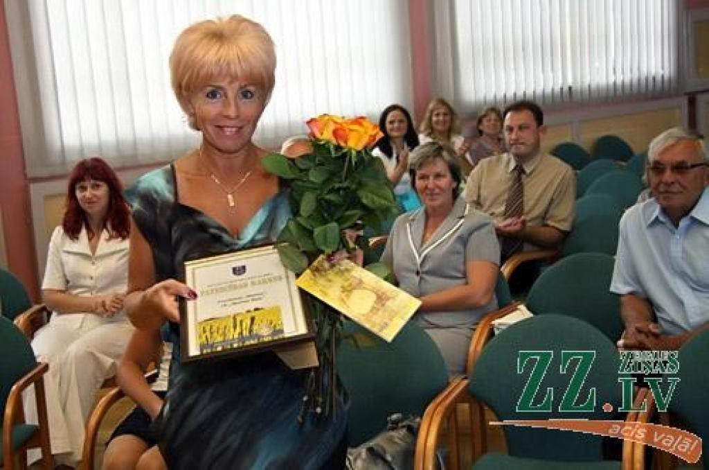 29.jūlijā novada vadība apbalvoja labākos un iedzīvotāju atzītākos uzņēmumus, lai izteiktu pateicību uzņēmējiem un motivētu turpmāk uzlabot pakalpojumu kvalitāti. Pasākumu, kas šogad notiek pirmoreiz, paredzēts rīkot katru gadu. Jelgavas...