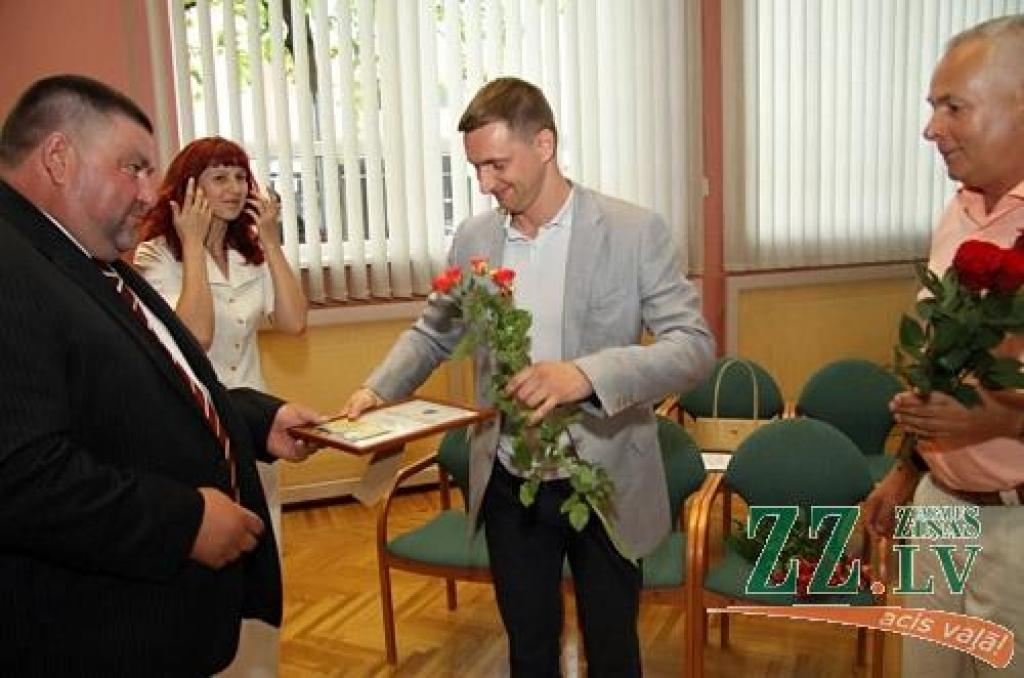 29.jūlijā novada vadība apbalvoja labākos un iedzīvotāju atzītākos uzņēmumus, lai izteiktu pateicību uzņēmējiem un motivētu turpmāk uzlabot pakalpojumu kvalitāti. Pasākumu, kas šogad notiek pirmoreiz, paredzēts rīkot katru gadu. Jelgavas...