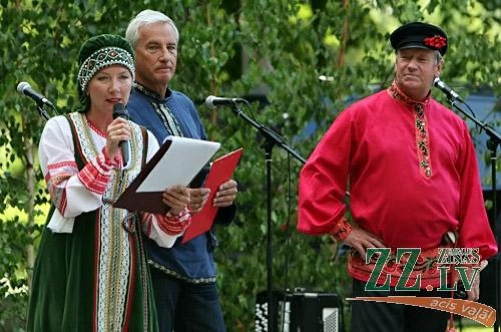 Saliņā pie Latvijas Lauksamniecības universitātes 7.jūlijā notika tradicionālie slāvu vasaras saulgriežu svētki «Kupalle».
Koncertā piedalījās teātra trupa «Poteha», Jelgavas baltkrievu biedrības «Ļanok» baltkrievu folkloras ansamblis...