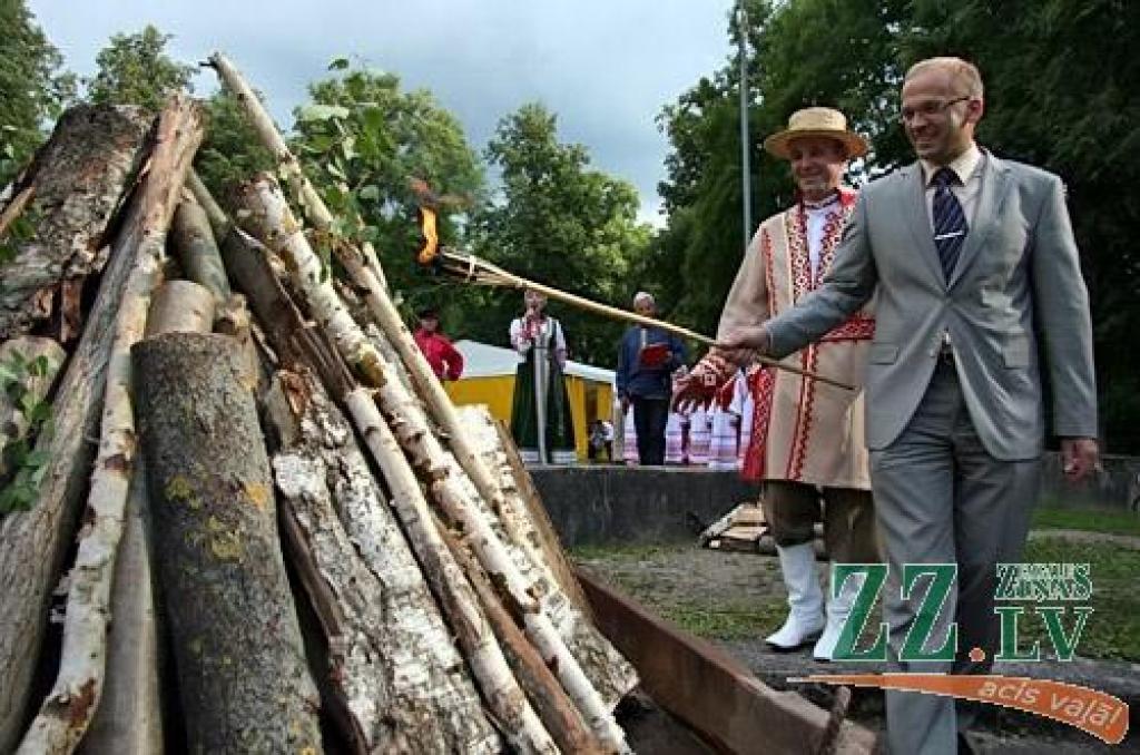 Saliņā pie Latvijas Lauksamniecības universitātes 7.jūlijā notika tradicionālie slāvu vasaras saulgriežu svētki «Kupalle».
Koncertā piedalījās teātra trupa «Poteha», Jelgavas baltkrievu biedrības «Ļanok» baltkrievu folkloras ansamblis...