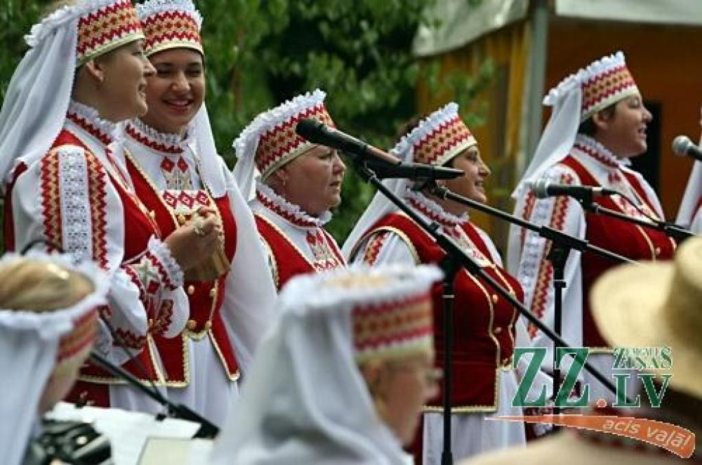 Saliņā pie Latvijas Lauksamniecības universitātes 7.jūlijā notika tradicionālie slāvu vasaras saulgriežu svētki «Kupalle».
Koncertā piedalījās teātra trupa «Poteha», Jelgavas baltkrievu biedrības «Ļanok» baltkrievu folkloras ansamblis...