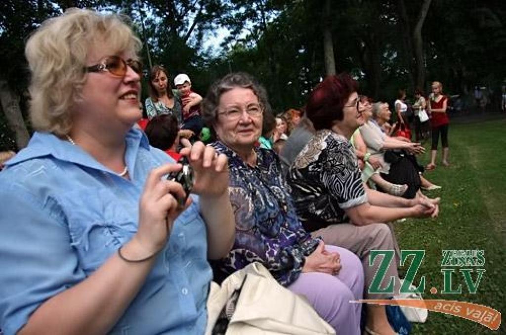 Saliņā pie Latvijas Lauksamniecības universitātes 7.jūlijā notika tradicionālie slāvu vasaras saulgriežu svētki «Kupalle».
Koncertā piedalījās teātra trupa «Poteha», Jelgavas baltkrievu biedrības «Ļanok» baltkrievu folkloras ansamblis...