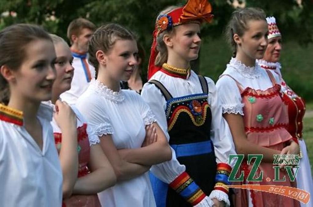 Saliņā pie Latvijas Lauksamniecības universitātes 7.jūlijā notika tradicionālie slāvu vasaras saulgriežu svētki «Kupalle».
Koncertā piedalījās teātra trupa «Poteha», Jelgavas baltkrievu biedrības «Ļanok» baltkrievu folkloras ansamblis...